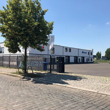 Monteurzimmer Berlin Pankow Mit Dachterrasse - Nur 10 Min. Von Der A10 - 3 Zimmer/ 7 Betten Exteriör bild