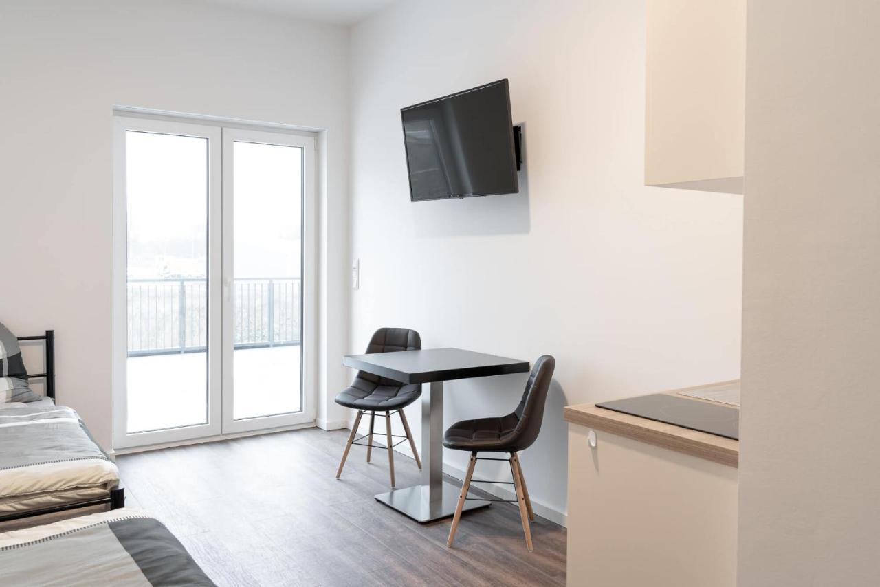 Monteurzimmer Berlin Pankow Mit Dachterrasse - Nur 10 Min. Von Der A10 - 3 Zimmer/ 7 Betten Exteriör bild