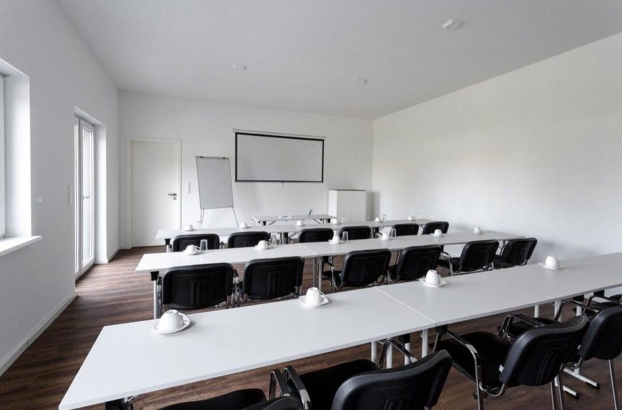 Monteurzimmer Berlin Pankow Mit Dachterrasse - Nur 10 Min. Von Der A10 - 3 Zimmer/ 7 Betten Exteriör bild