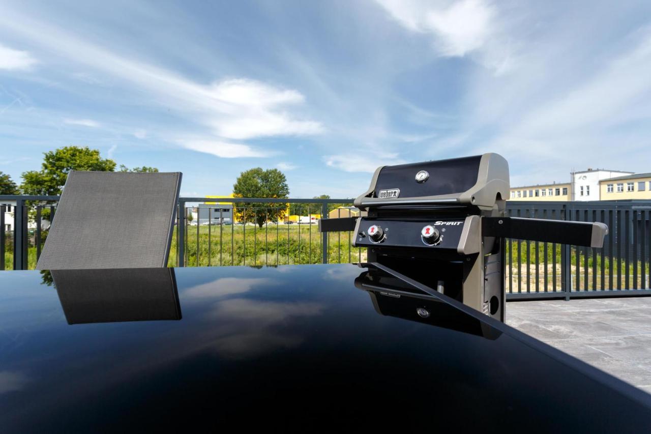Monteurzimmer Berlin Pankow Mit Dachterrasse - Nur 10 Min. Von Der A10 - 3 Zimmer/ 7 Betten Exteriör bild