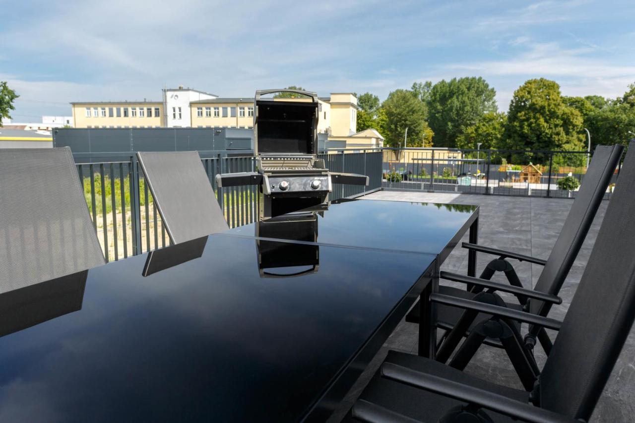 Monteurzimmer Berlin Pankow Mit Dachterrasse - Nur 10 Min. Von Der A10 - 3 Zimmer/ 7 Betten Exteriör bild