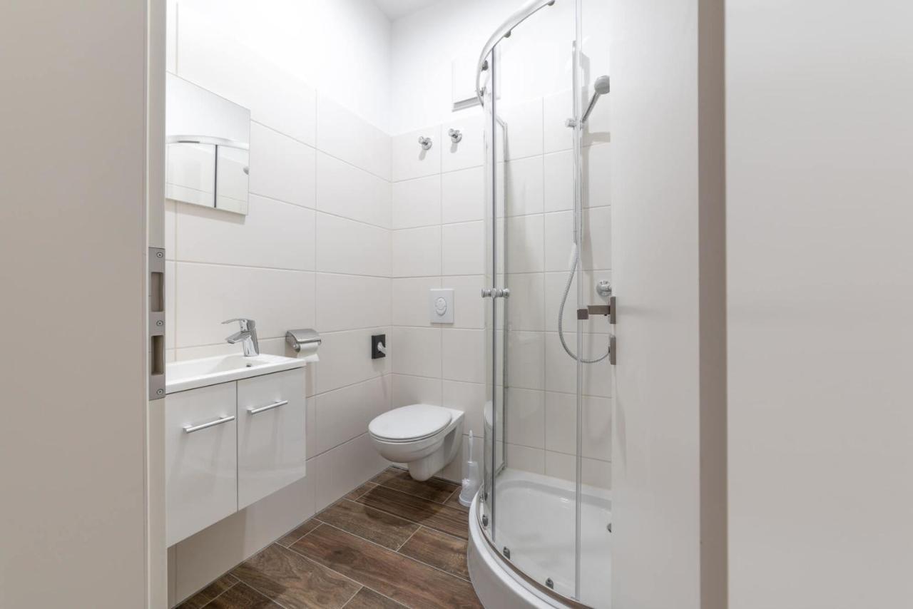 Monteurzimmer Berlin Pankow Mit Dachterrasse - Nur 10 Min. Von Der A10 - 3 Zimmer/ 7 Betten Exteriör bild